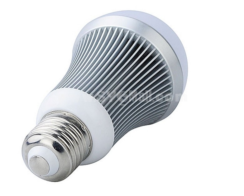 E27 7W 85-265V 560LM White Light Aluminium Energy Saving LED Lamp Bulb - Silvery