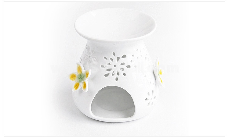 Delicate Hollow Glazed Ceramic Furnace Essential Oil Flowers Pattern (L018)