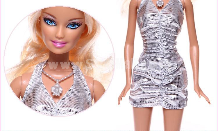X4833 Barbie Magic Closet